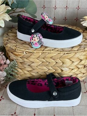 BumBums & Baubles Mary Janes Black & Thick White Sole Girls Size 11 Flats